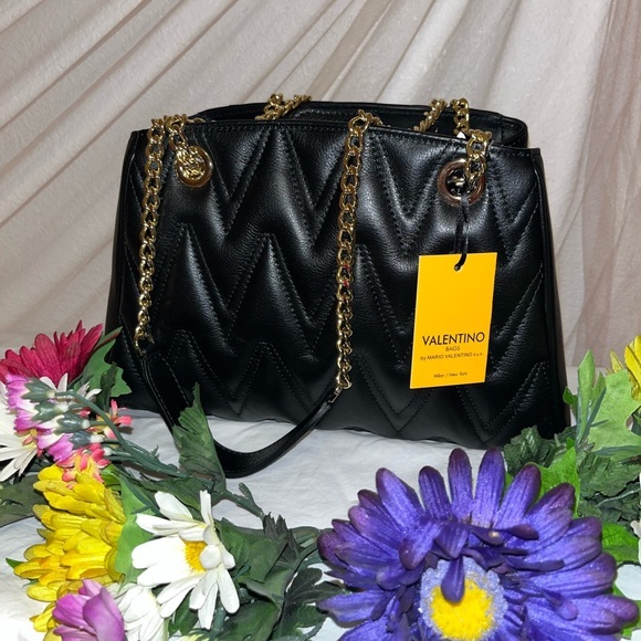 💄Valentino Quilted Leather Shoulder Bag 💄 - Picture 7 of 13